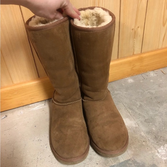 Ugg classic tall boot - Picture 2 of 8